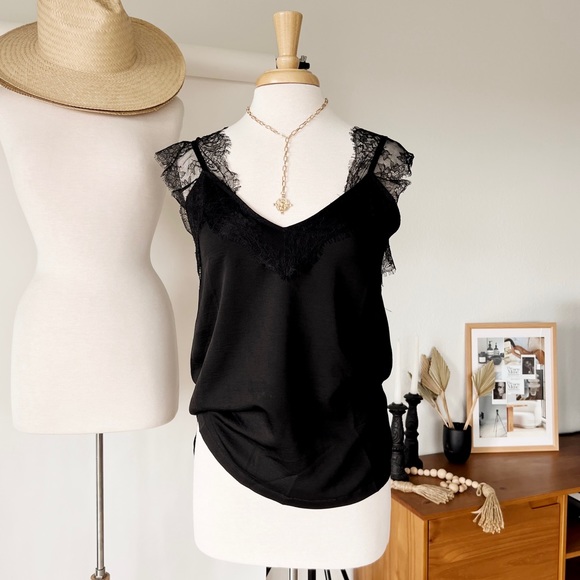 LACED SHOULDER DETAIL DAINTY CAMI TOP - Picture 4 of 6